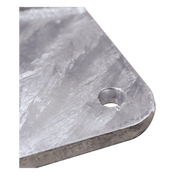 Base para Mástil / 30 x 30 cm / Tubo 50 cm (19.7 in) / Galvanizado en Caliente / Tornillos Opresores 3/8'' / Mástiles 1'' a 2''