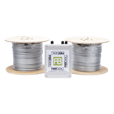 Cable Sensor Perimetral IRONCLAD / 610 m (2,000 ft) / 2 Zonas / Cerca Ciclónica / Sin Falsas Alarmas por Viento / Tarjeta LPU400 / Calibración por Software