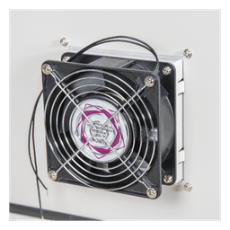 Gabinete de Acero para Exterior / IP55 / IK10 / Ventilador 110 VCA / Montaje Rack 19" / 593 x 609 x 399 mm (23.3 x 24 x 15.7 in)