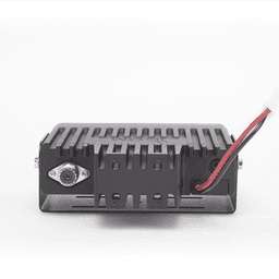 Radio Móvil Analógico en rango de frecuencia 136-174 MHz, 50 W de potencia de RF. Incluye micrófono, cable de corriente y bracket.