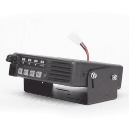 Radio Móvil Analógico en rango de frecuencia 136-174 MHz, 50 W de potencia de RF. Incluye micrófono, cable de corriente y bracket.