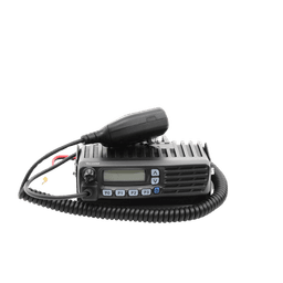Radio Móvil Analógico en rango de frecuencia 136-174 MHz, 50 W de potencia de RF, 128 canales. Incluye microfono2, cable de alimentación y montaje