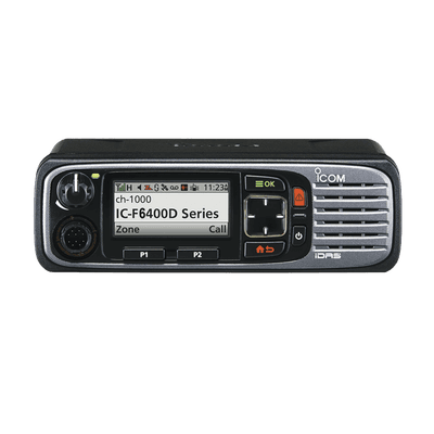 Radio móvil digital con pantalla a color de 1024 canales, en rango de 136-174MHz, GPS, y bluethooth.Incluye micrófono, cable de corriente y bracket.