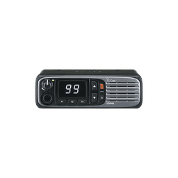 Radio móvil digital con pantalla numérica, en rango de 136-174MHz, de 99 canales seleccionables, GPS, y bluethooth .  Incluye micrófono, cable de corriente y bracket.