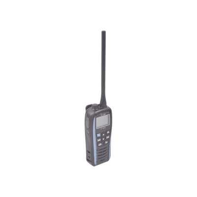 Radio portátil marino color azul metálico, 5 W de potencia RF, 0.5 W de salida de audio, flotante, sumergible IPX7, Tx: 156.025-157.425MHz, Rx: 156.050-163.275MHz , incluye batería de 1500mAh, cargador, antena clip y correa de mano