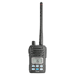 Radio Portátil Marino, 5W, rango de frecuencia Tx:156.025-157.425MHz, Rx:156.050-163.275MHz, sumergible IPX7, canales CAN,USA,INT incluye BP-227 bat (Li-Ion, 1700 mAh), cargador, antena y clip.